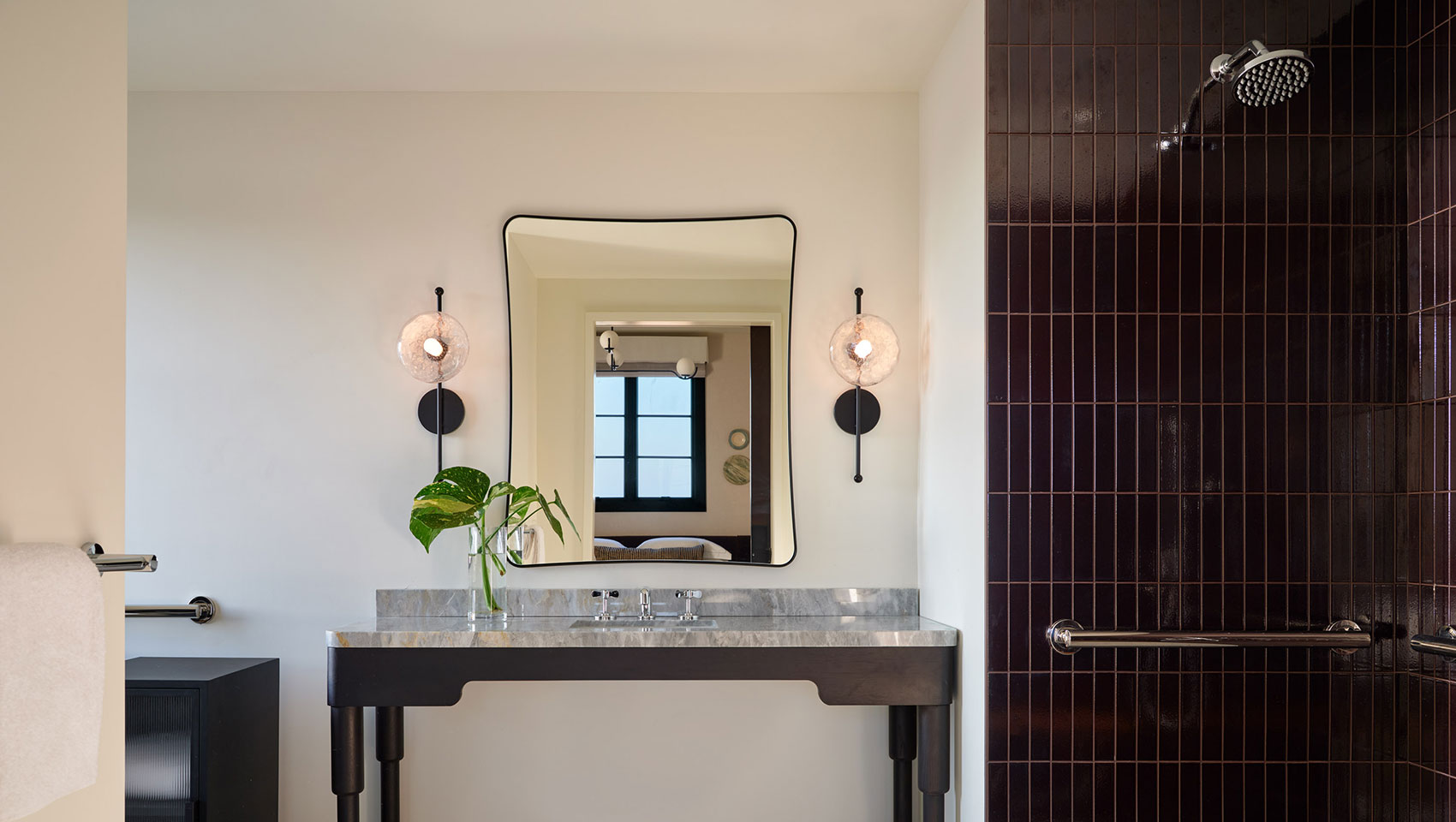 One Bedroom Suite Bay View Mobile Access Bathroom Vanity