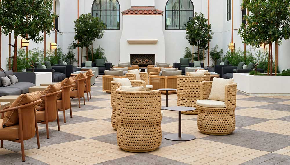 Mirador courtyard